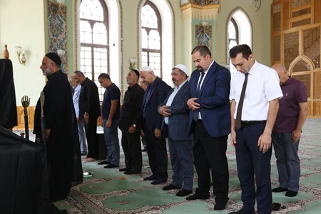Allahşükür Paşazadə Almaniya müsəlmanları mərkəzi şurasının sədri ilə görüşüb
