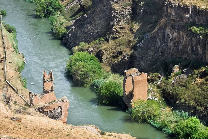 Армения известила Турцию о своих подходах к восстановлению Анийского моста