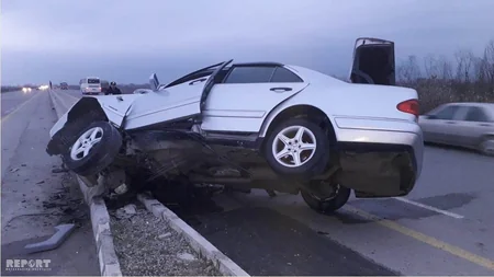 Kürdəmirdə avtomobilin beton səddə çırpılması nəticəsində 2 nəfər xəsarət alıb - FOTO - VİDEO - ƏLAVƏ OLUNUB