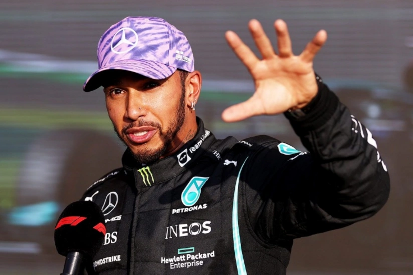 Formula 1: Hemilton öz bolidi ilə mexaniki vurub