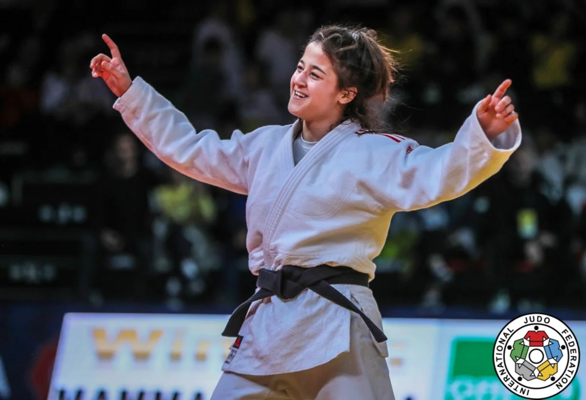 Böyük Dəbilqə: Azərbaycanın qadın cüdoçusu bürünc medal qazanıb