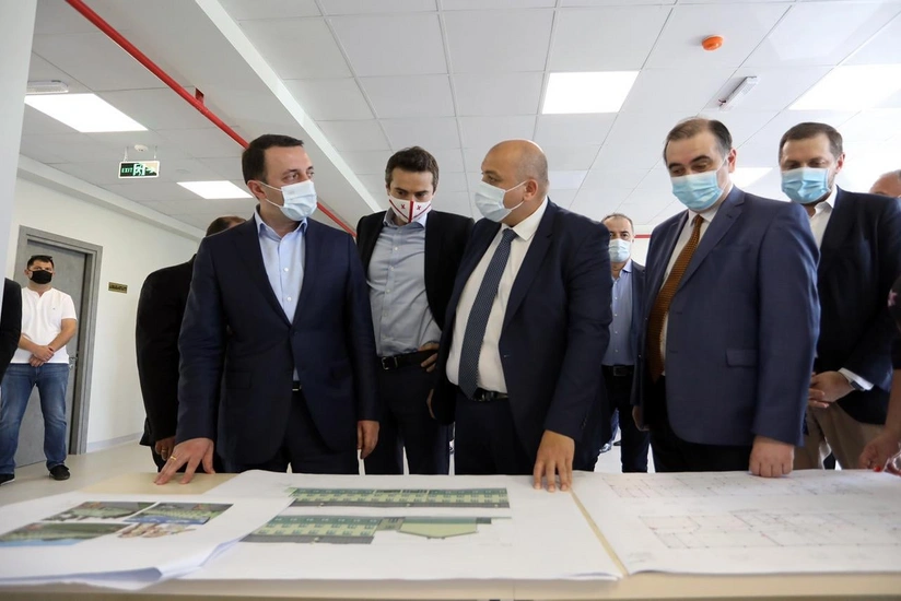 Georgian PM visits newly built Azerbaijani school
