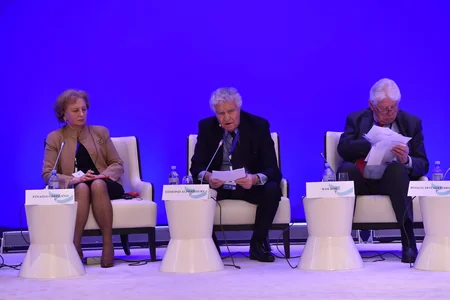 VI Qlobal Bakı Forumunda iqtisadi inkişafın ətraf mühitin deqradasiyasına təsiri mövzusu müzakirə edilib