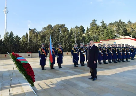 Prezident İlham Əliyev 20 Yanvar şəhidlərinin əziz xatirəsini yad edib - FOTO