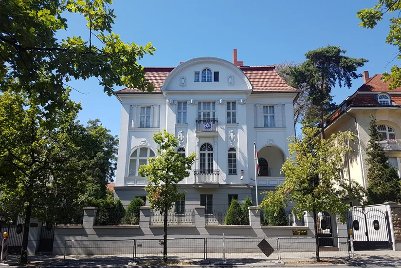 Səfirlik Almaniyada yaşayan azərbaycanlılara çağırış edib