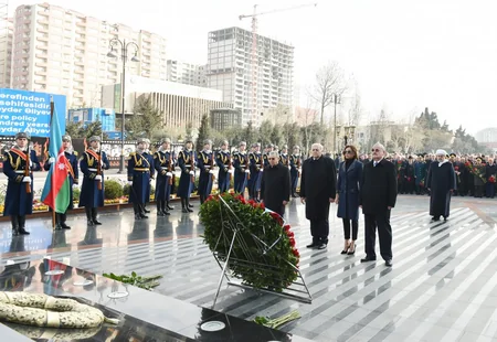 Azərbaycan Prezidenti Xocalı soyqırımı qurbanlarının xatirəsinə ucaldılmış abidəni ziyarət edib
