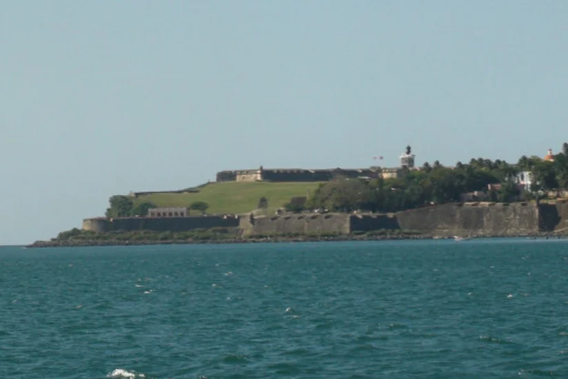 Более 500 человек эвакуировали с парома, загоревшегося в Пуэрто-Рико