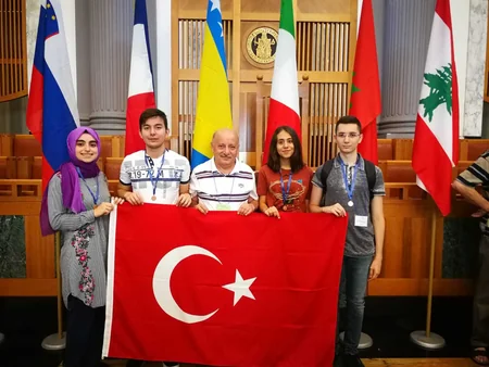 İzmir Yaşar Universitetinin professoru: Azərbaycanlı məktəblilərin də Beynəlxalq Riyaziyyat Olimpiadasında qızıl medal ala biləcəklərinə inanıram 
