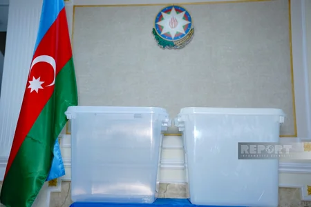 Azərbaycanda növbədənkənar prezident seçkiləri üzrə səsvermə başlayıb