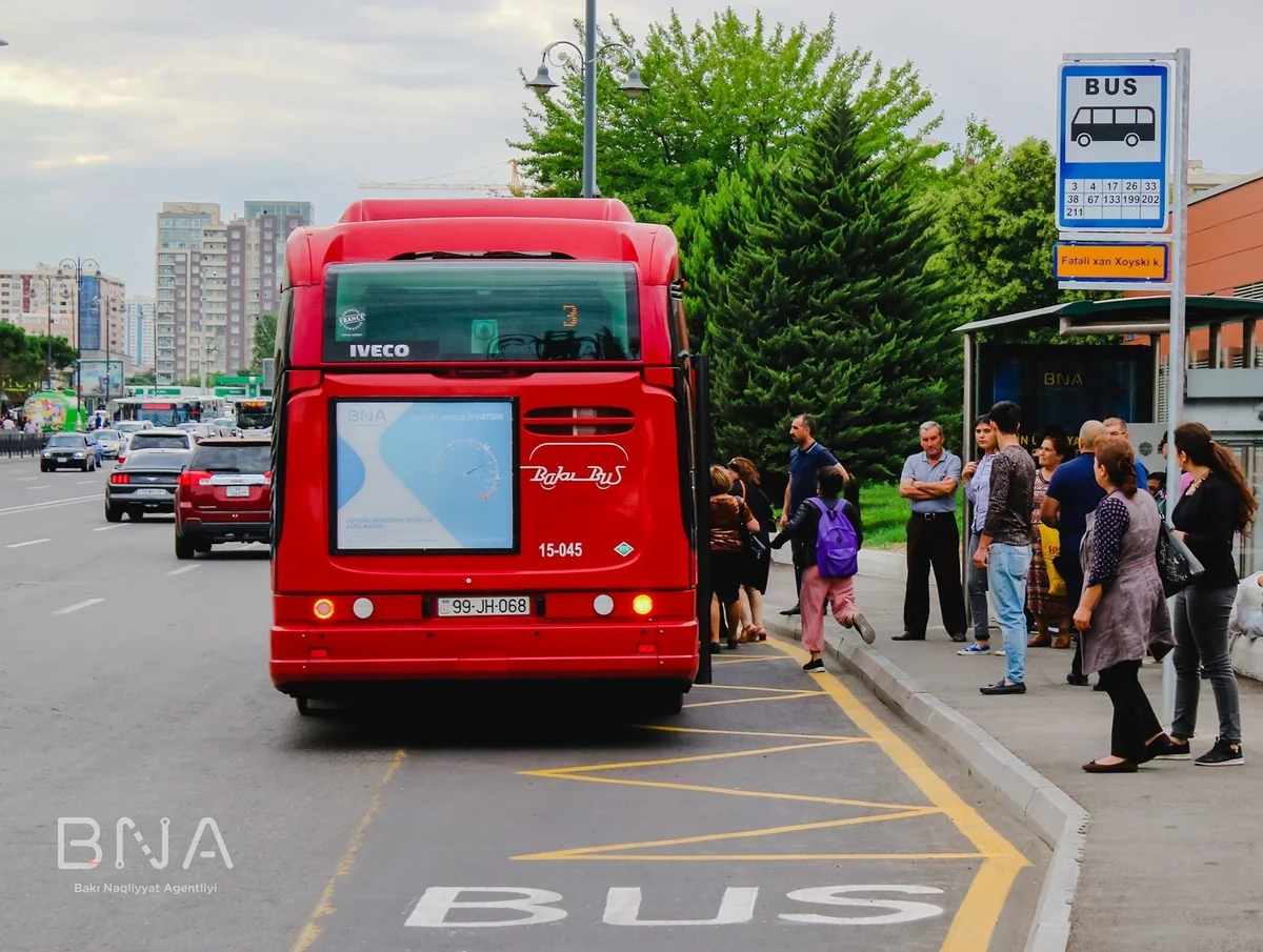 Bakıda daha bir avtobus dayanacağının yeri dəyişdirilib