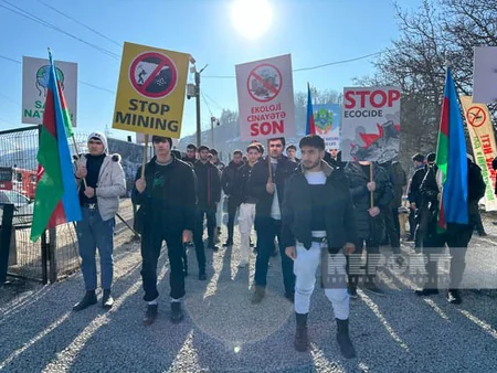 Protesters on Khankandi-Lachin road demand end to ecoterror