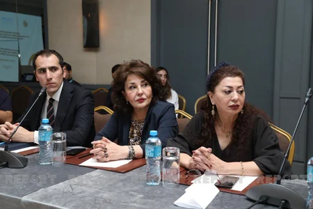 Mediasiya zamanı ailə mübahisələrinin həllində uşaq hüquqlarının müdafiəsi müzakirə olunub