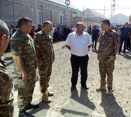 Руководящий состав Минобороны Азербайджана принял участие в похоронах шехидов