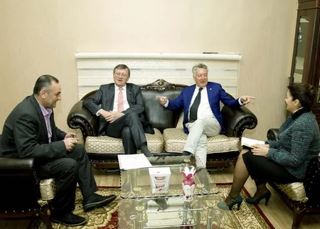 Avropa Voleybol Konfederasiyasının yeni prezidenti Bakıya və Qubaya səfərə gəlib - FOTO