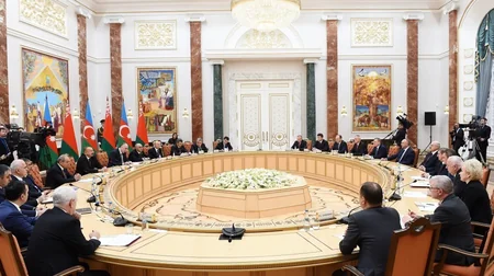 Azerbaijani, Belarus presidents hold expanded meeting