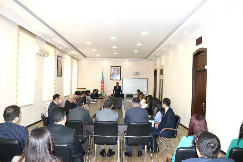 Anar Bağırov namizədlərlə vəkilliyə qəbulla bağlı test imtahanlarını müzakirə edib