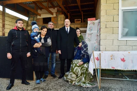 Prezident İlham Əliyev zəlzələ bölgəsinə gedib - FOTOLAR - YENİLƏNİB