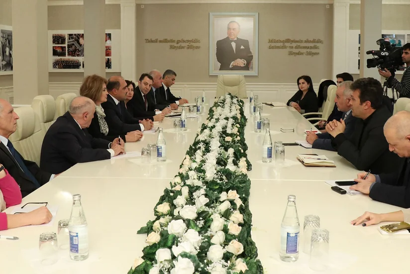 Azərbaycanda məktəbli geyimləri necə olsun?