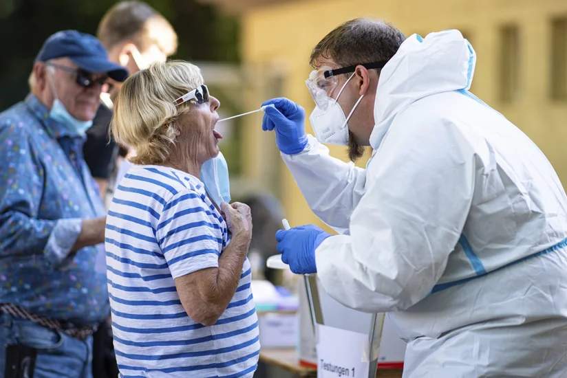 В России число смертей от коронавируса приближается к 50 тыс.