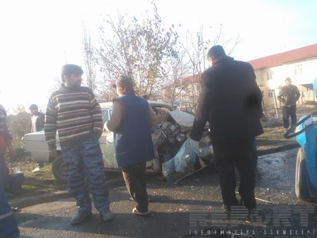 ​Qaxda iki avtomobil toqquşub, 4 nəfər xəsarət alıb - FOTO