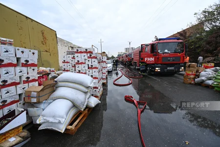 Bakıda ticarət obyektindəki yanğın söndürülüb - YENİLƏNİB-3