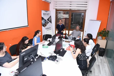 Baku TV Rəqəmsal Media Məktəbinin təlimçisi Report Media Məktəbinin qonağı olub