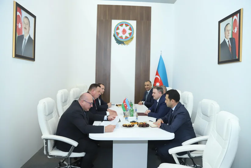 Müdafiə sənayesi naziri Belarusun Dövlət Hərbi Sənaye Komitəsinin sədri ilə görüşüb