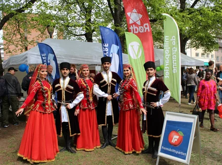 ​Norveçdə yaşayan azərbaycanlılar ölkəmizi beynəlxalq festivalda təmsil edib