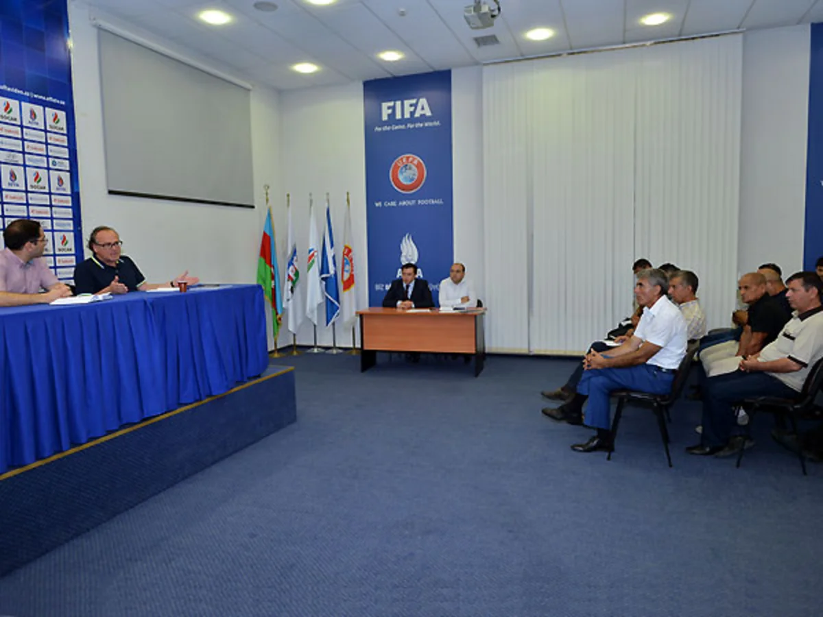 ​Bernhard Lippert Azərbaycanda klub nümayəndələri ilə görüşüb
