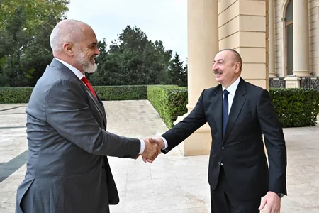 Azərbaycan Prezidentinin Albaniyanın Baş naziri ilə təkbətək və geniş tərkibdə görüşü olub - YENİLƏNİB-2