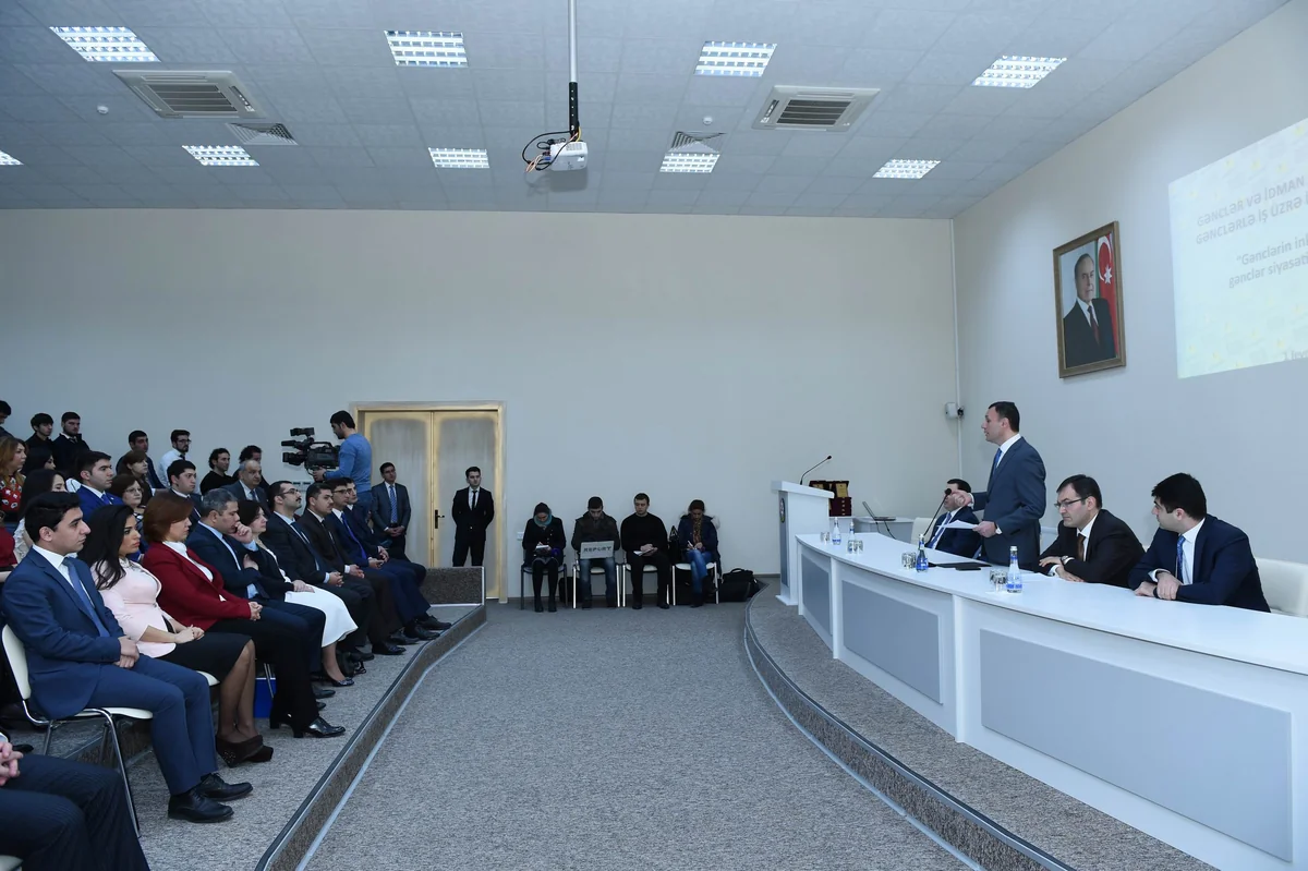 ​Gənclərlə iş üzrə İctimai Şuranın iclası keçirilib