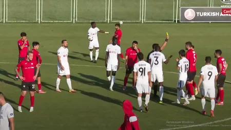Neftçi - Qəbələ matçında dava: Meza Kolli rəqibi vurduğu üçün qovulub