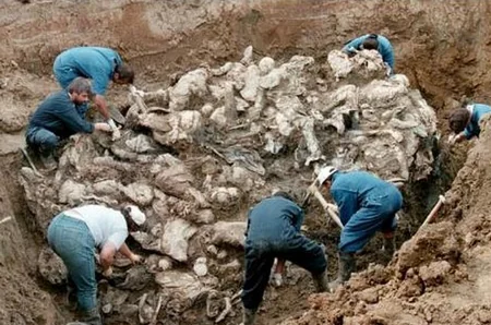Srebrenitsada soyqırım qurbanı olan daha 136 bosniyalı müsəlman dəfn ediləcək