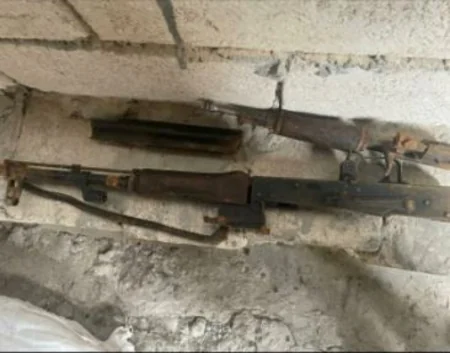 Ağsuda keçmiş məhkumdan “Kalaşnikov” avtomatı və narkotik vasitə aşkarlanıb