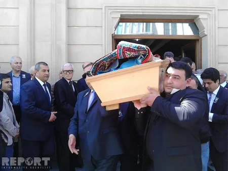 Söhrab Tahir II Fəxri xiyabanda dəfn edilib