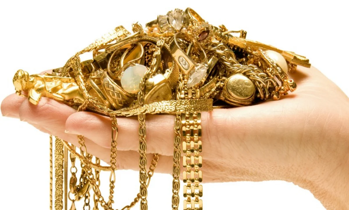 Bakıda evdən 5000 manatlıq qızıl və məişət əşyaları oğurlanıb