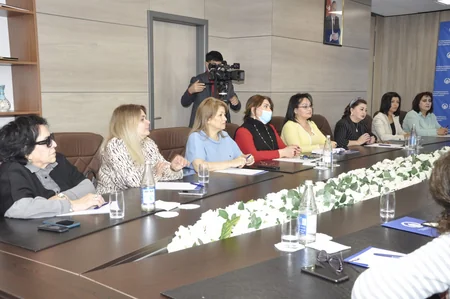“Gender əsaslı zorakılıqlara qarşı mübarizədə QHT-lərin rolu” mövzusunda görüş keçirilib