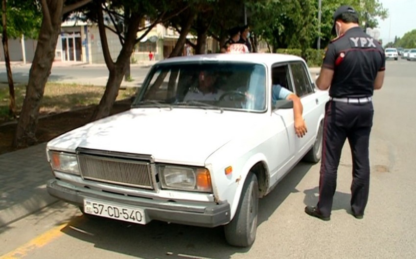 Polis Şəmkirdə reyd keçirib, maskadan istifadə etməyənlər cərimələnib