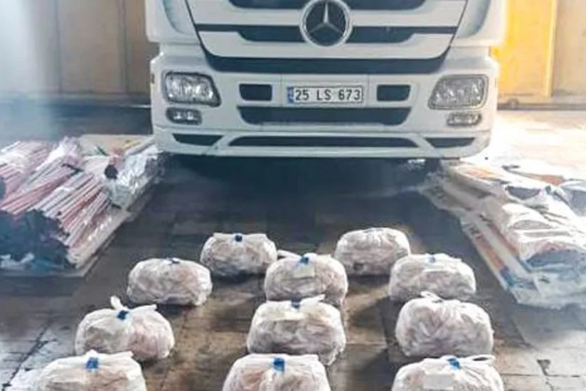 Azərbaycandan Türkiyəyə plastik məmulatlar aparan avtomobildə psixotrop maddələr aşkarlanıb