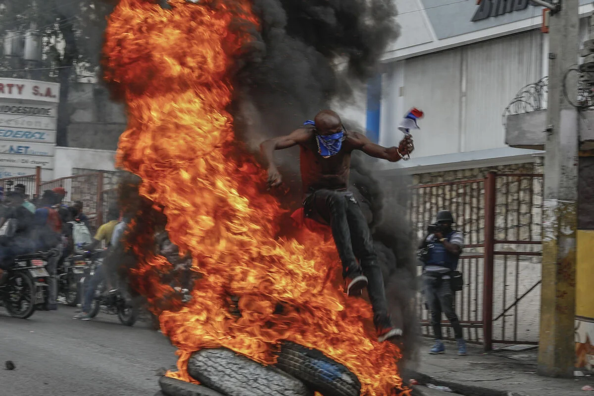 Haitidə quldurlar beynəlxalq hava limanını ələ keçirməyə cəhd ediblər