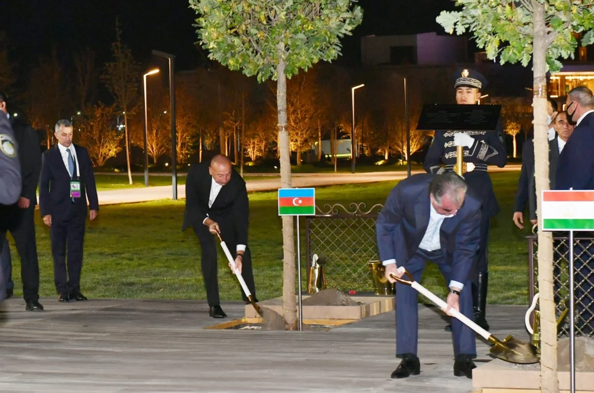 Heads of states of Shanghai Cooperation Organization summit plant trees
