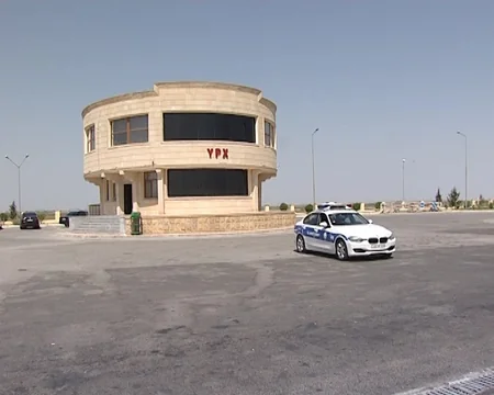 Yol polisi sürücüyə: Yorğunsansa, üzünə su vur - VİDEO - YENİLƏNİB