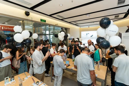 HONOR Azərbaycanda ilk rəsmi brend mağazasını açdı