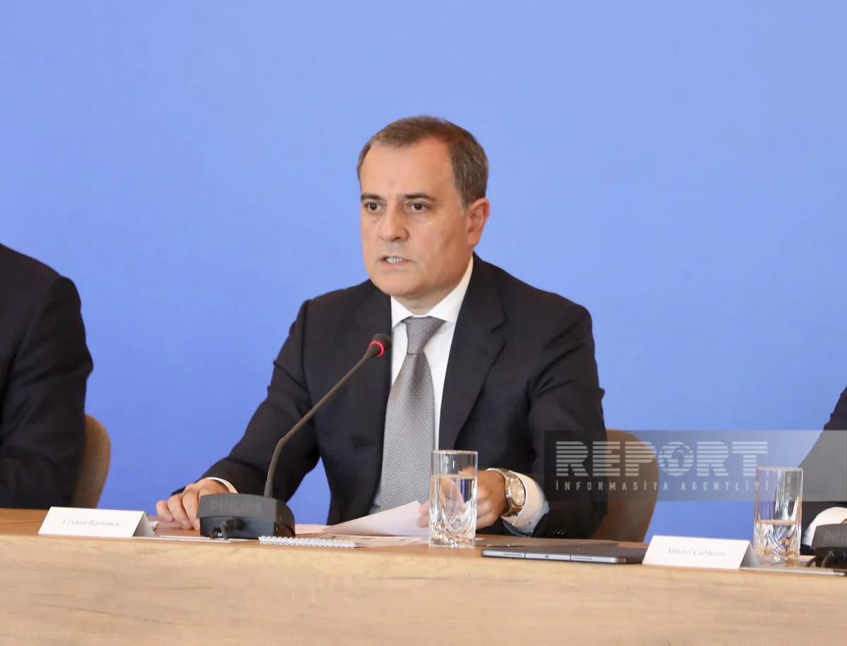 Ceyhun Bayramov Serbiyaya rəsmi səfərə gedib