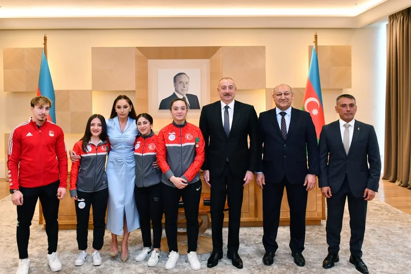 Ilham Aliyev and Mehriban Aliyeva meet with Turkish athletes who dedicated their victories to Azerbaijan