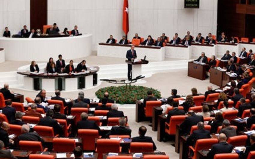 Türkiyə hərbçilərinin İraqda və Suriyada qalma müddəti uzadılıb