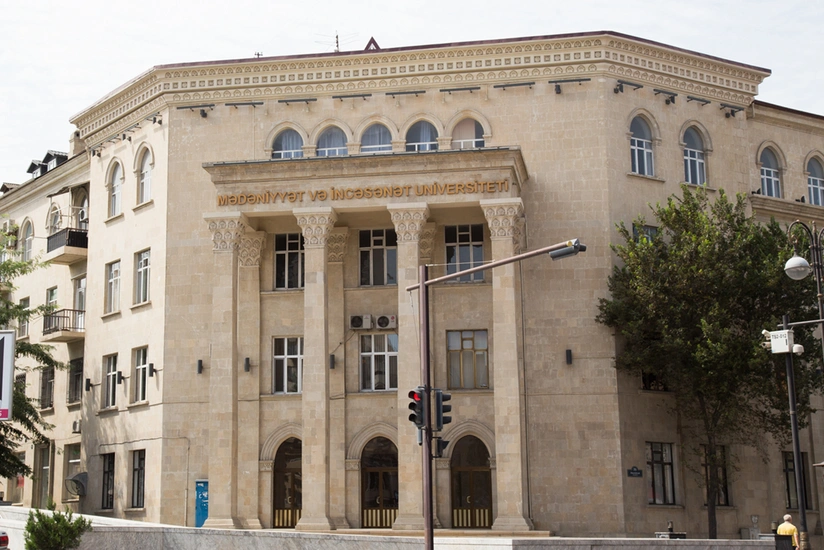 Azərbaycanda universitetin mətbuat katibi işdən çıxdı