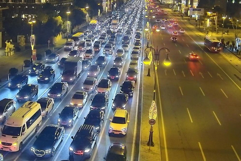 Bakının bir sıra yollarında tıxac müşahidə olunur