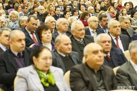 Dövlət Həkimləri Təkmilləşdirmə İnstitutunda Əziz Əliyevin 120 illik yubileyinə həsr olunan konfrans keçirilib