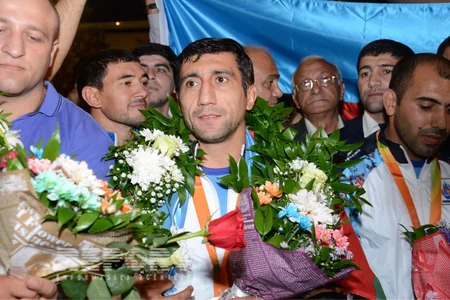 Azərbaycan paralimpiyaçıları ölkəyə qayıdıb - FOTO